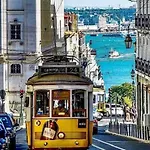 Besthomestay- Lisbon- Garden, Pool & Garage 리스본
