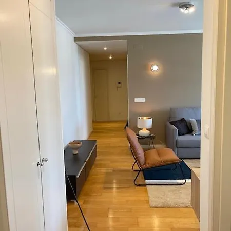 Besthomestay- Lisbon- Garden, Pool & Garage Apartament Lizbona