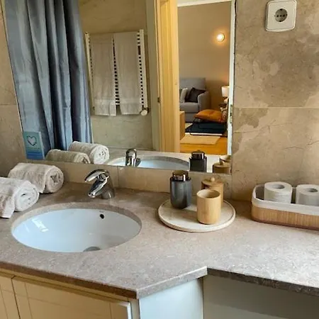 Besthomestay- Lisbon- Garden, Pool & Garage Apartament *