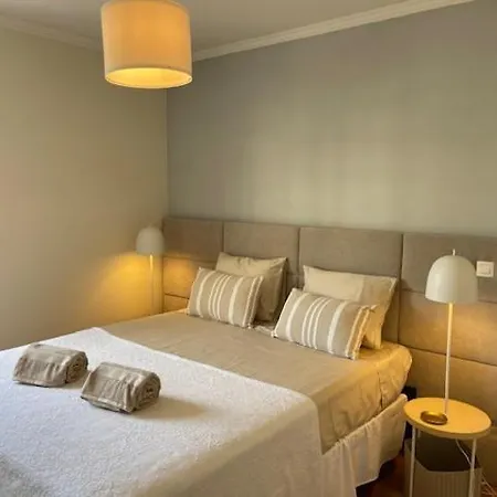 Besthomestay- Lisbon- Garden, Pool & Garage Apartament Lizbona
