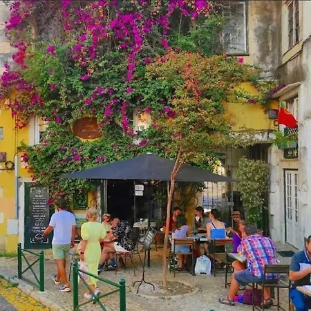 Apartament Besthomestay- Lisbon- Garden, Pool & Garage Lizbona