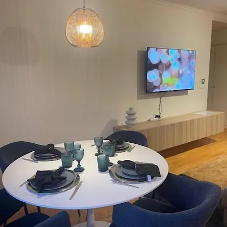 Besthomestay- Lisbon- Garden, Pool & Garage Lizbona