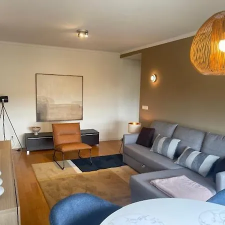 Lejlighed Besthomestay- Lisbon- Garden, Pool & Garage *