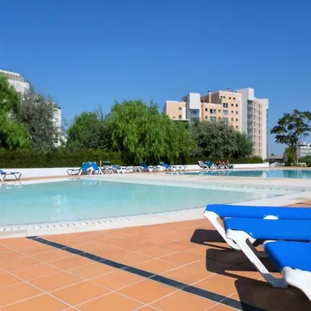 Apartament Besthomestay- Lisbon- Garden, Pool & Garage