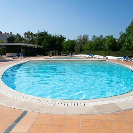 Apartament Besthomestay- Lisbon- Garden, Pool & Garage *