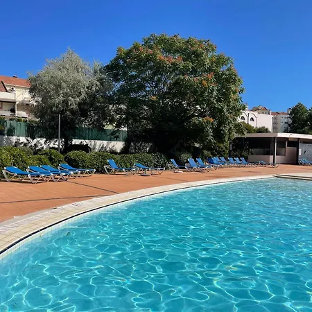 Apartament Besthomestay- Lisbon- Garden, Pool & Garage Lizbona
