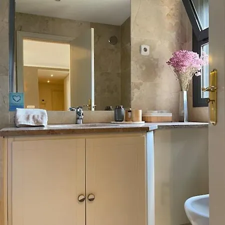 Besthomestay- Lisbon- Garden, Pool & Garage Daire Lisboa