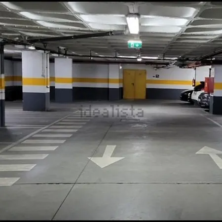 Besthomestay- Lisbon- Garden, Pool & Garage Apartament *